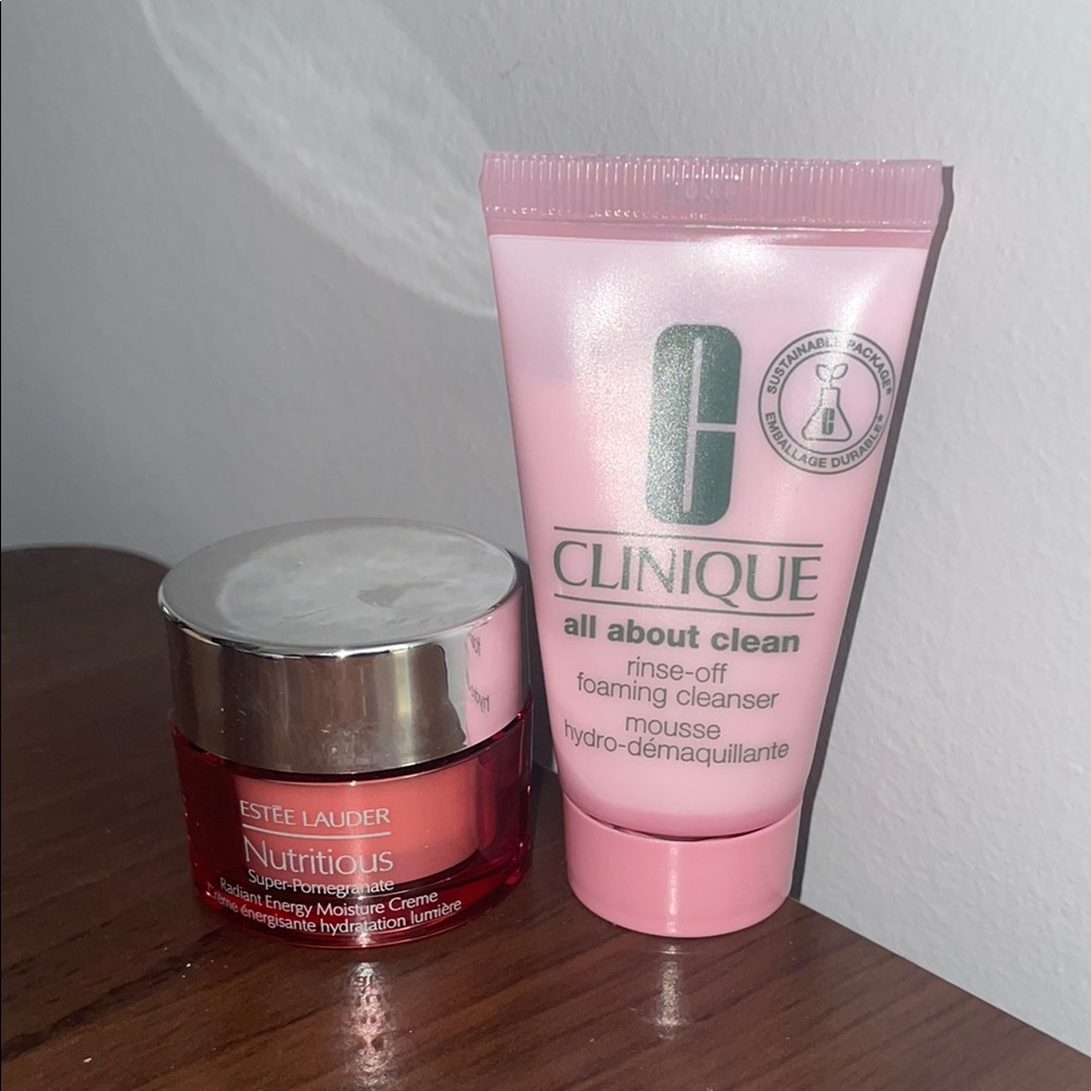 Clinique Pink Foaming Cleanser & Estée Lauder Red Moisture Creme Set